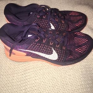 Nike tennis shoes